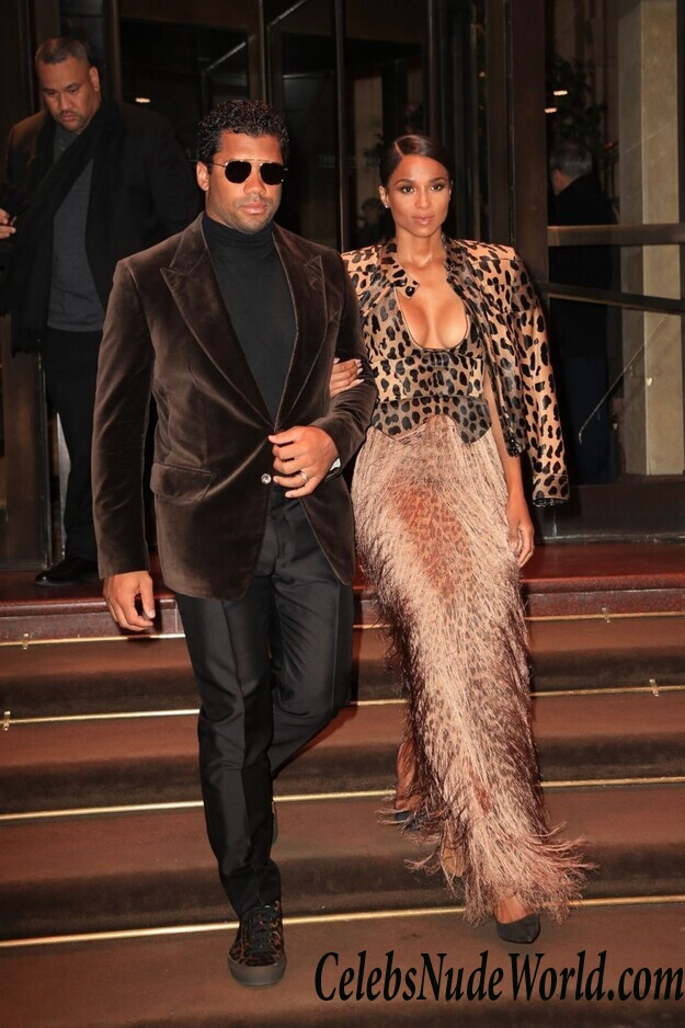 Ciara Cleavage 70477