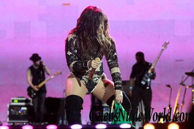 Demi Lovato Sexy 71122