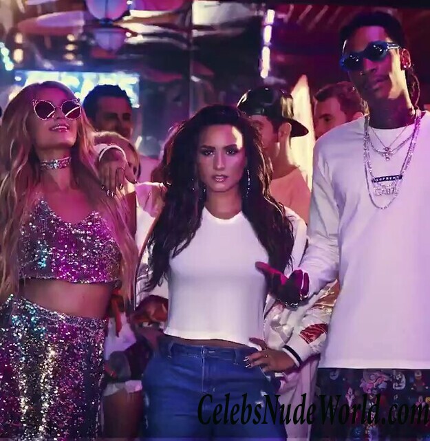 Demi Lovato Sexy 71126