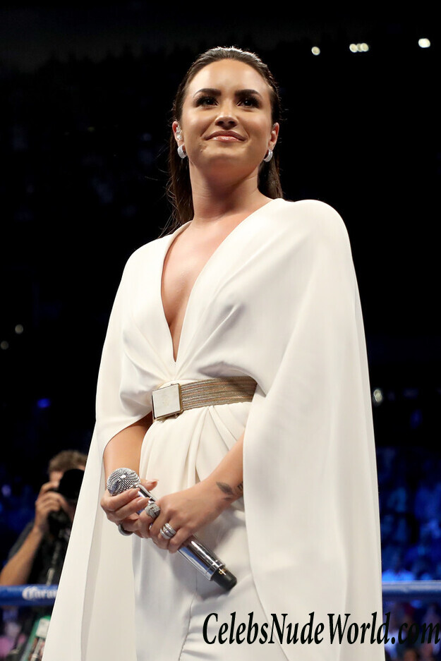 Demi Lovato Sexy 71136
