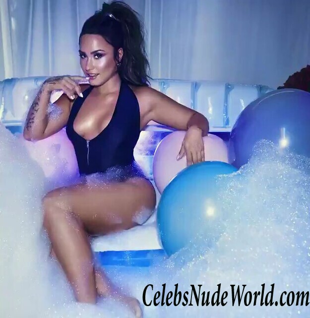 Demi Lovato Sexy 71140
