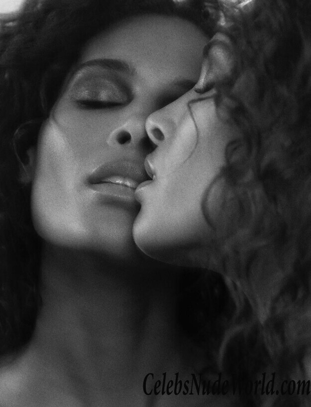 Cindy Bruna Topless 71806