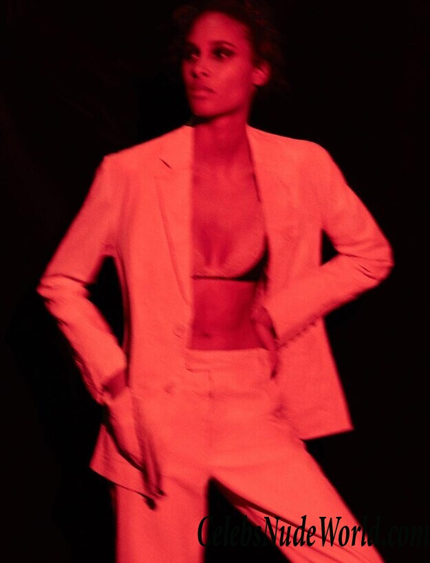 Cindy Bruna Topless 71808