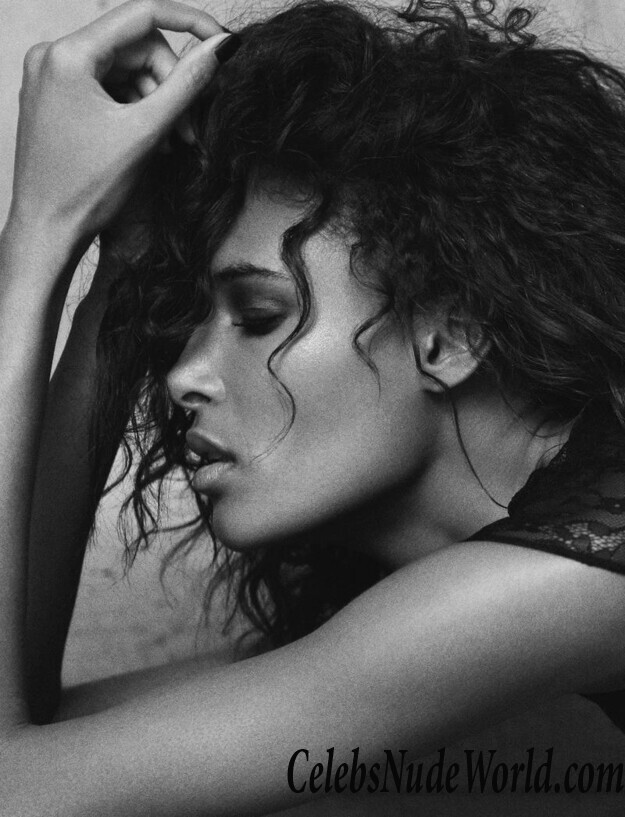 Cindy Bruna Topless 71811