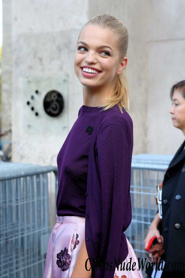 Daphne Groeneveld Braless Photos 71942