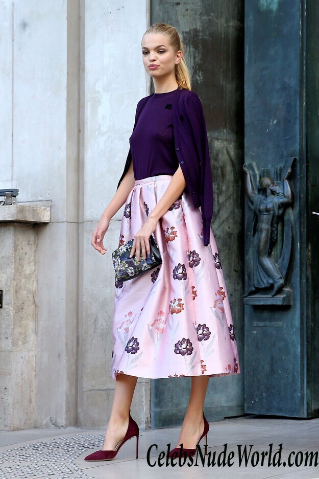 Daphne Groeneveld Braless Photos 71946