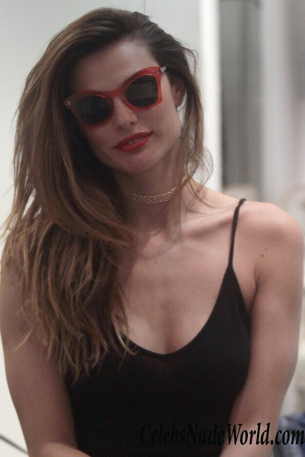 Dayane Mello And Her Beautiful Backless Dress 72277