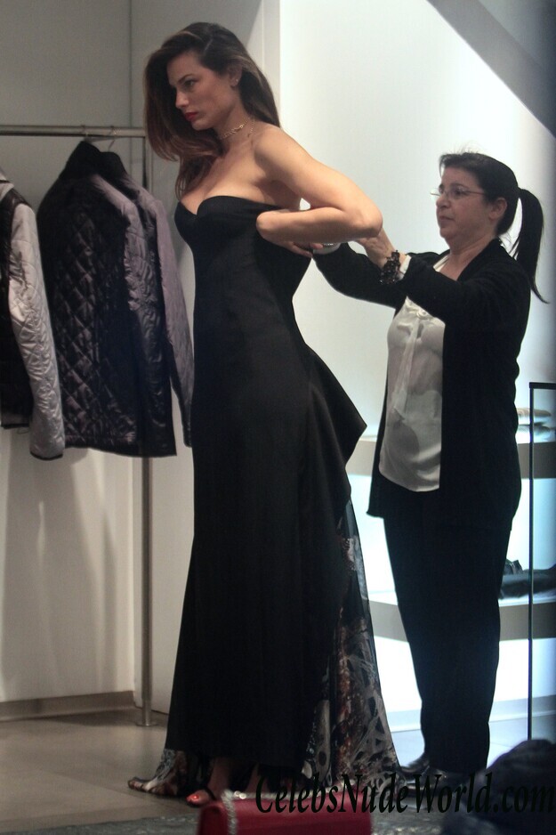 Dayane Mello And Her Beautiful Backless Dress 72283