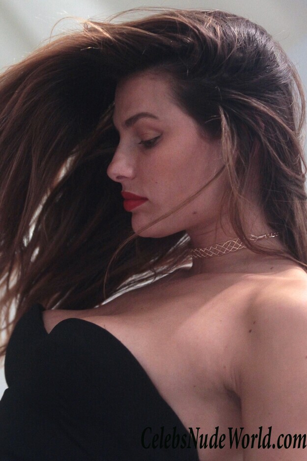 Dayane Mello And Her Beautiful Backless Dress 72287