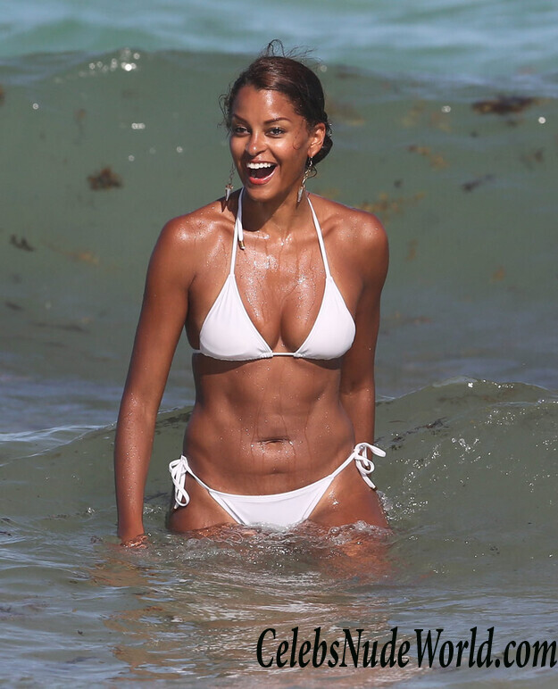 Claudia Jordan in a Bikini 72405