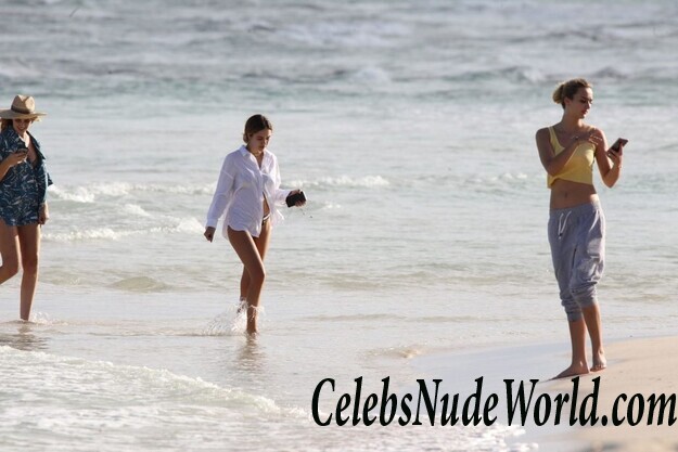 Delilah Belle Hamlin Bikini 72593