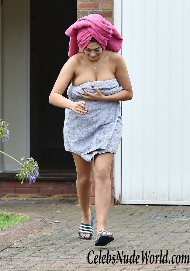 Chloe Ferry Nude Photos 72957