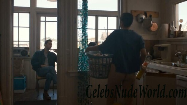 Clare O’Kane Shamelessly Flashing The Muff 73718