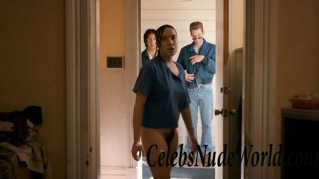 Clare O’Kane Shamelessly Flashing The Muff 73720