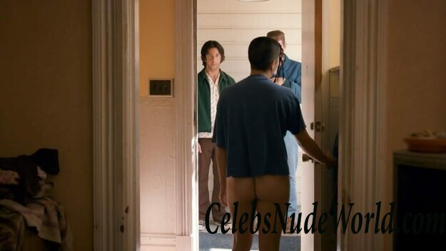 Clare O’Kane Shamelessly Flashing The Muff 73722