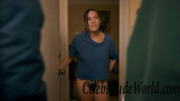 Clare O’Kane Shamelessly Flashing The Muff 73723