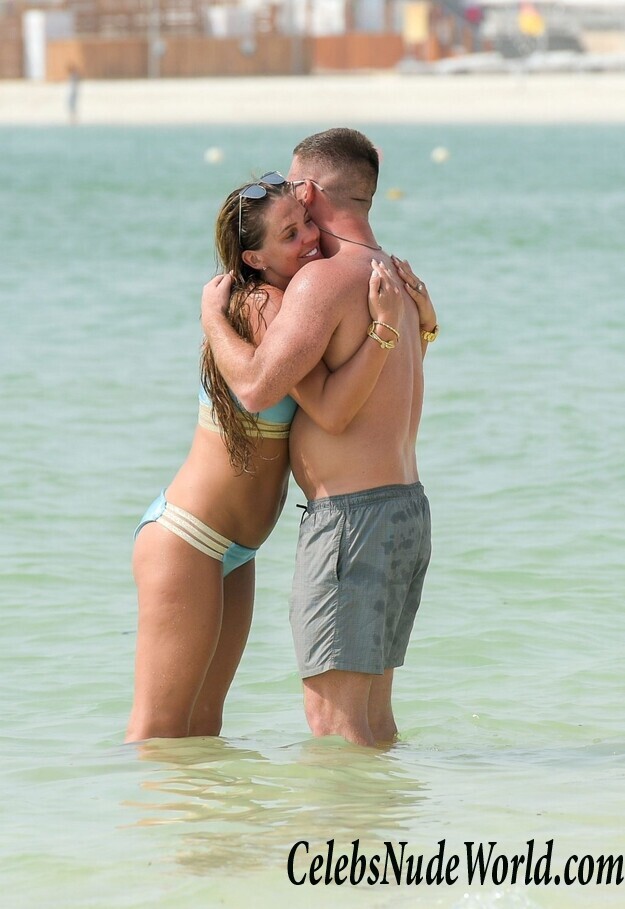 Danielle Lloyd Bikini 74133