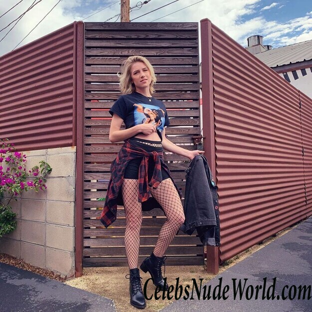 Courtney Miller Erotic 74176