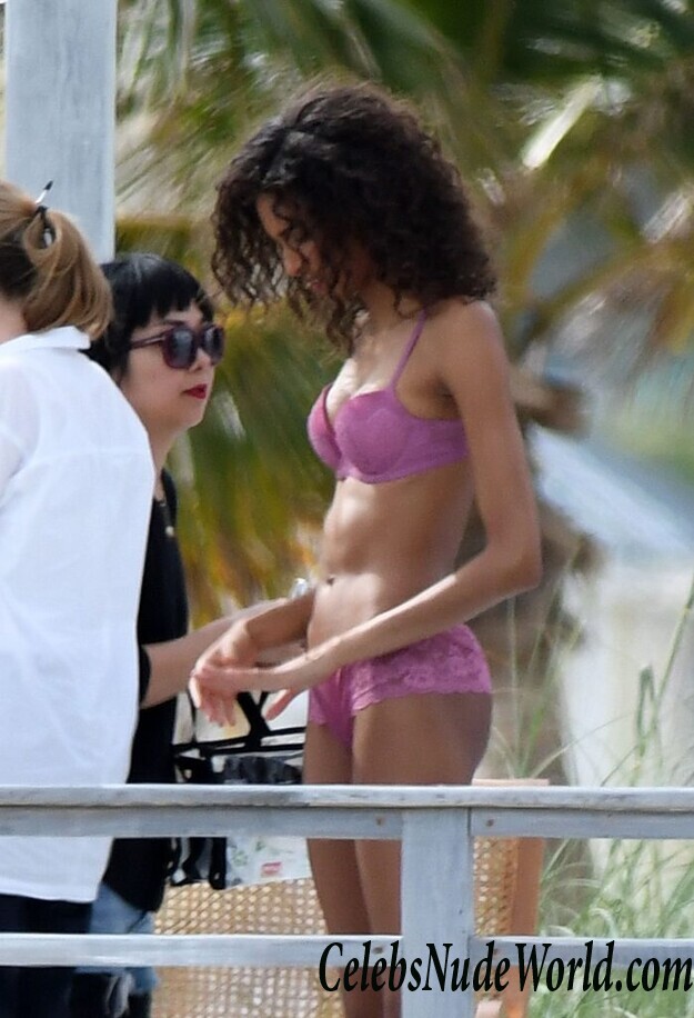 Lais Ribeiro & Cindy Bruna Sexy 74492