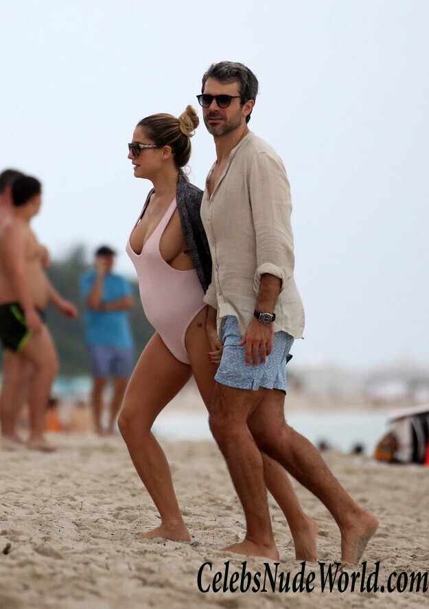 Cristina Marino Erotic 75222