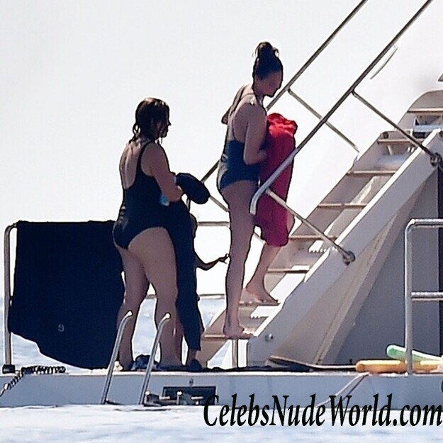 Chrissy Teigen Sexy 75479