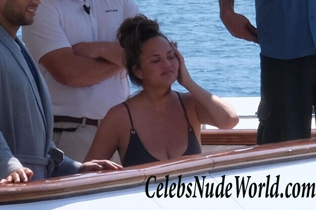 Chrissy Teigen Sexy 75485