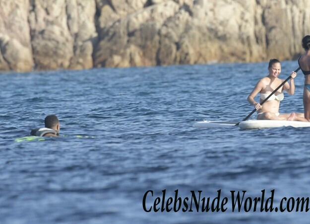 Chrissy Teigen Sexy 75491