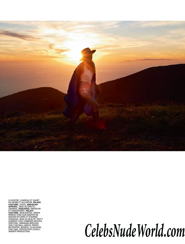 Topless photoset of Elsa Hosk 75985