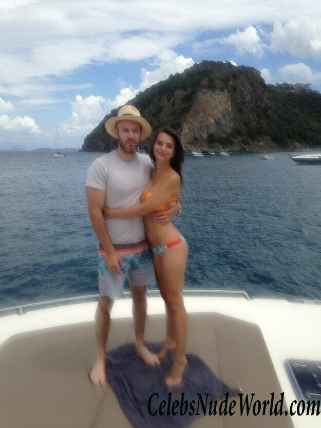 Emily Ratajkowski New Leaked Pics (170 PHOTOS) 76396