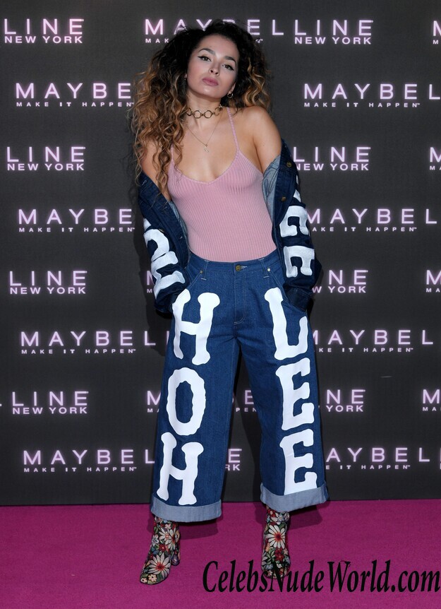 Ella Eyre Braless Photos 76807