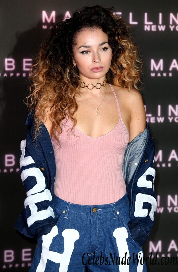 Ella Eyre Braless Photos 76814