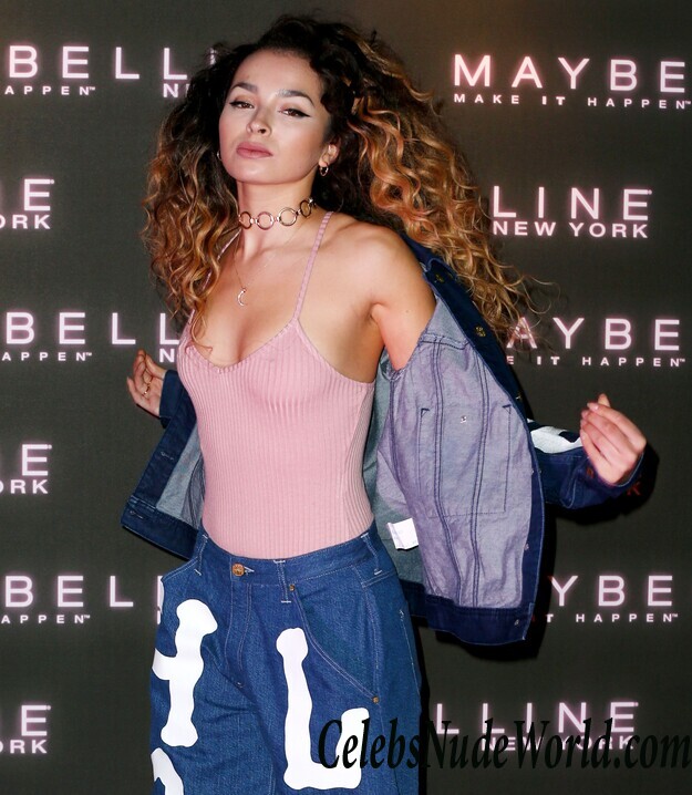 Ella Eyre Braless Photos 76816