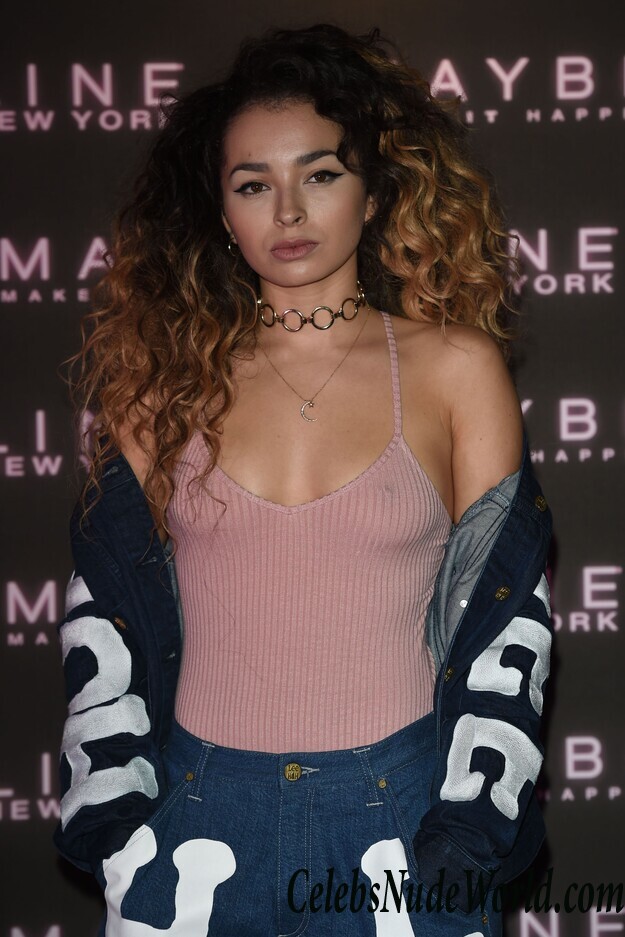 Ella Eyre Braless Photos 76817