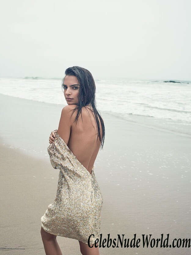 Sexy Photos of Emily Ratajkowski 77017