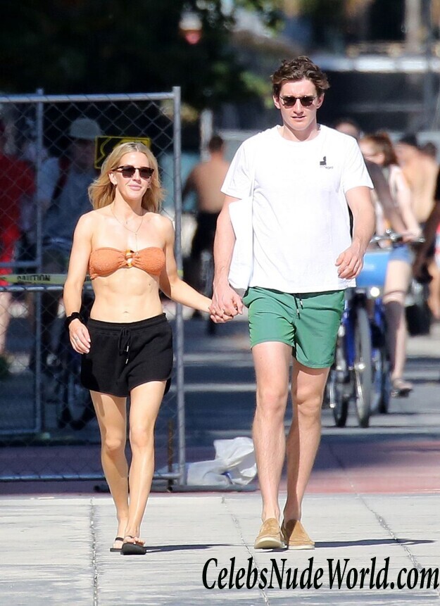 Ellie Goulding Sexy 77058