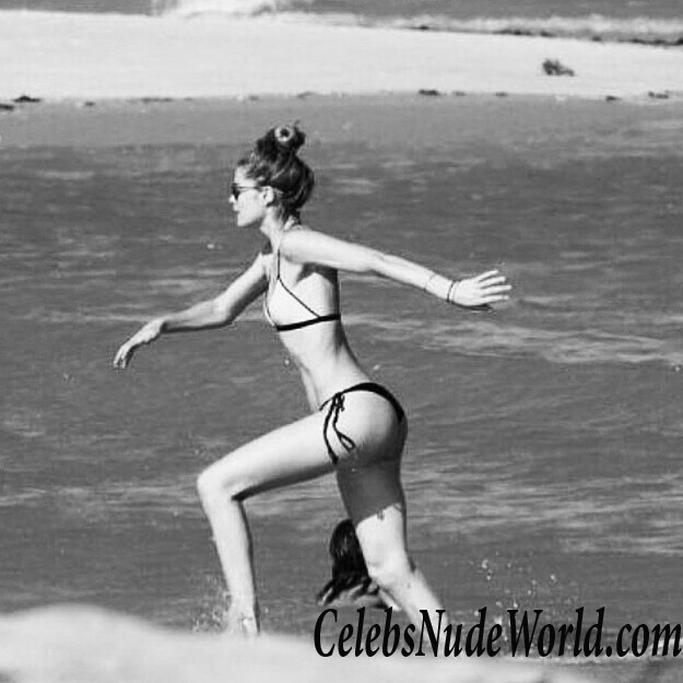 Doutzen Kroes Nude 77100