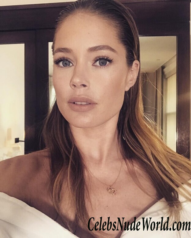 Doutzen Kroes Nude 77173