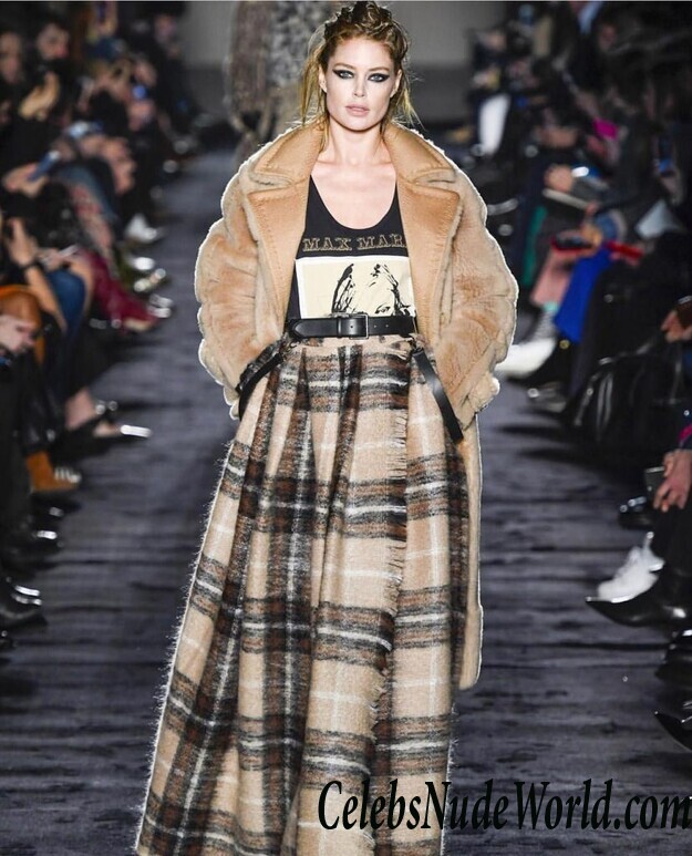 Doutzen Kroes Nude 77207