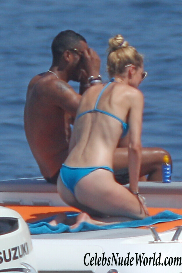 Bikini pics of Doutzen Kroe 77462