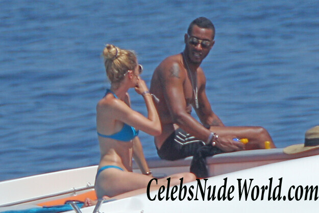 Bikini pics of Doutzen Kroe 77466