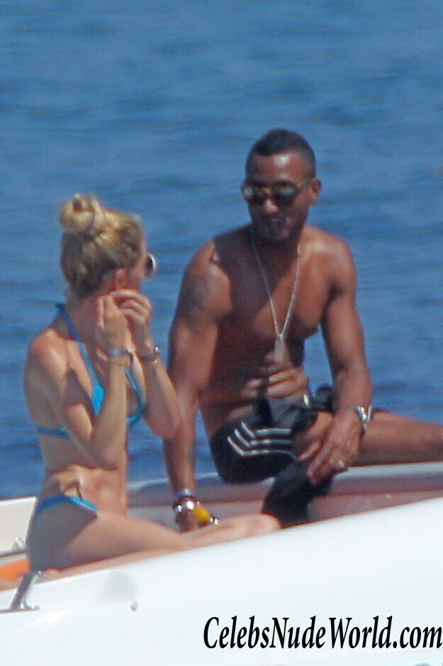 Bikini pics of Doutzen Kroe 77472