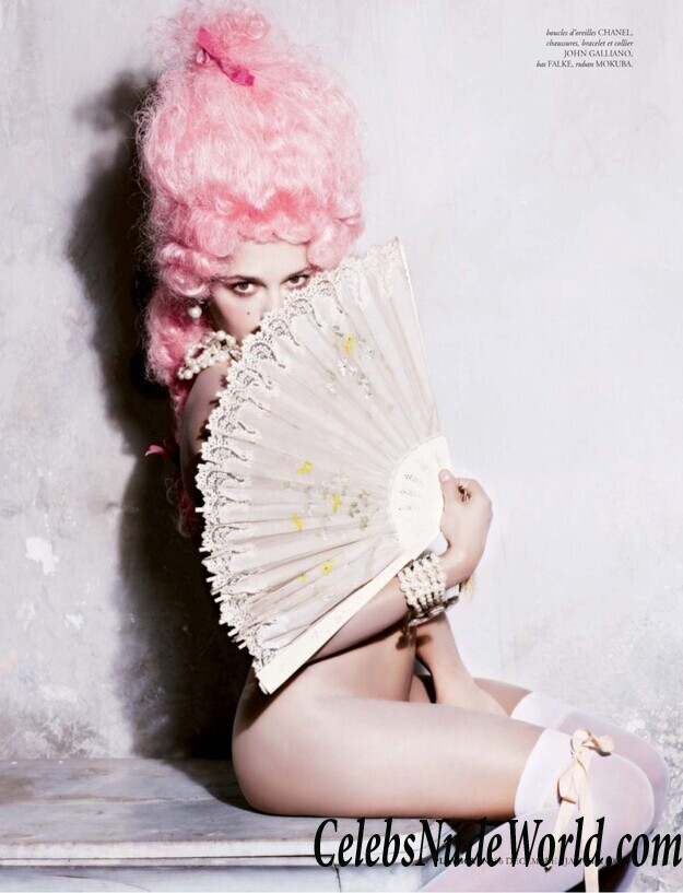 Emma de Caunes Topless 78098