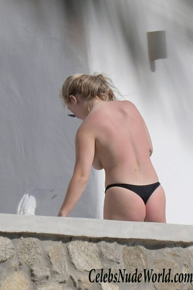 Ellie Hemmings Topless 78380