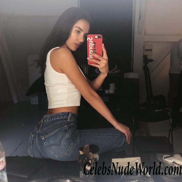 Elisa Meliani Nude 78561