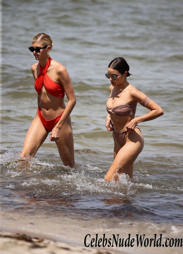 Olivia Culpo & Devon Windsor Bikini 78878