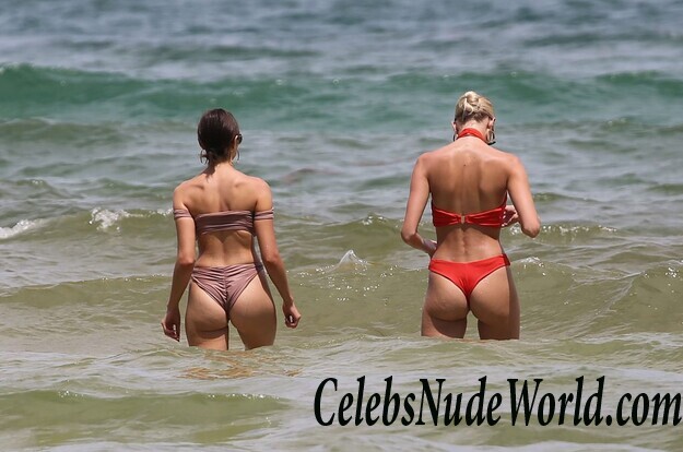 Olivia Culpo & Devon Windsor Bikini 78926