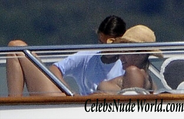 Topless pics of Elle MacPherson 78937