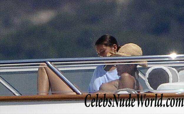 Topless pics of Elle MacPherson 78939