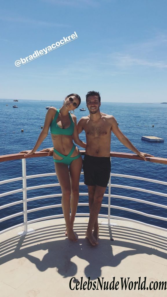 Emily Ratajkowski: Beautiful Eyes And Big Tits 79093