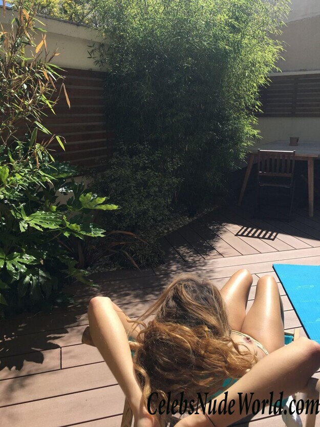 Elodie Fontan Leaked 79101